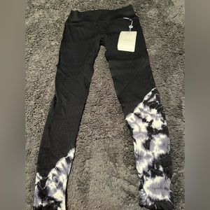Bombshell Tie Dye Leggings NWT - L/XL